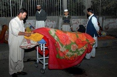 Pakistan'ın Belucistan eyaletinde meydana gelen şiddetli deprem sonrası bölgeden objektiflere bu kareler yansıdı