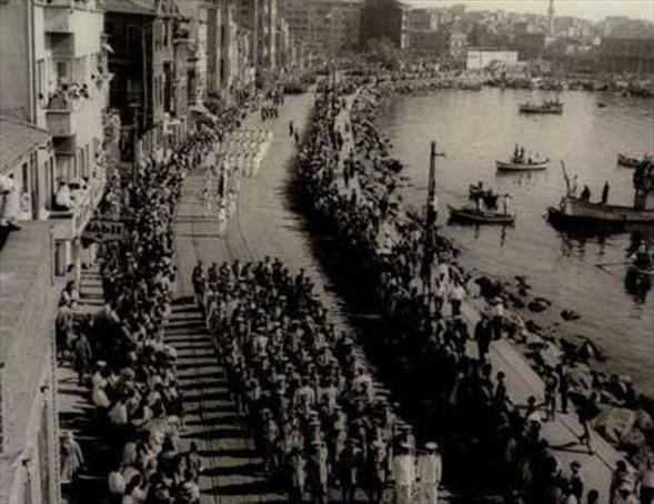 Kadıköy rıhtım caddesi