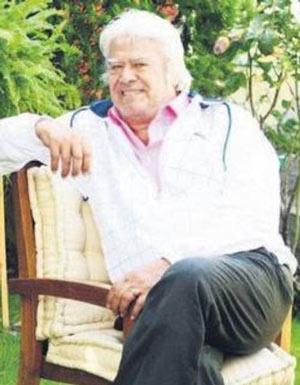 <b>CÜNEYT ARKIN</b> "İstanbulun 5te yarısını gezdim."