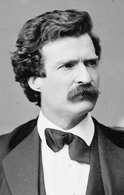 Biyografilerinden derlenen bilgilere göre, Tom Sawyerın Maceraları ve Huckleberry Finn'in Maceraları isimli ünlü çocuk romanlarının yazarı Mark Twain, kariyerinin zirvesinde Amerikanın en ünlü kişilerinden biri olarak gösteriliyordu.