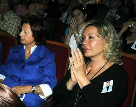 Yapımcı, sanatçı ve AK Parti İstanbul Milletvekili Osman Yağmurdereli, Fatih Camii'nden son yolculuğuna uğurlandı