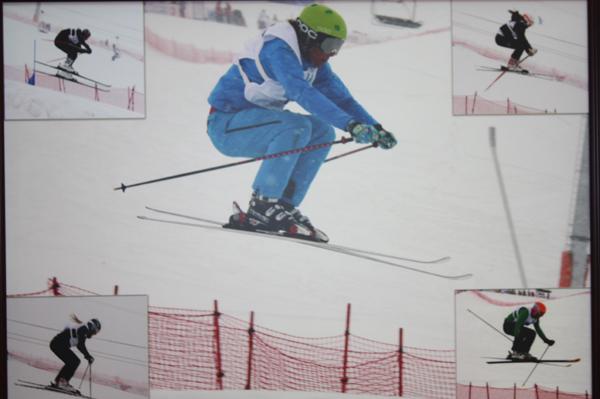 <p><strong>Erzurum 25. Dünya Üniversiteler Arası Kış Olimpiyatları fotoğraf sergisi Haliç Kongre Merkezi'nde açıldı.</strong></p>
<p>Erzurum'da düzenlenen 25. Dünya Üniversiteler Arası Kış Olimpiyatlarının fotoğrafları Haliç Kongre Merkezi'nde İstanbulluların beğenisine sunuldu. Serginin açılışına Erzurum Vakfı Başkanı Hadi Atalar, İSTON Genel Müdürü Ahmet Ağırman, İstanbul Büyükşehir Belediyesi Spor A.Ş Genel Müdürü Alparslan Ertekin, AK Parti İstanbul Belediye Meclis Üyesi Fuat Kulaçoğlu katıldı.</p>
<p>Kurdele kesimiyle açılan sergide davetliler fotoğrafları inceledi. Sergi 2 gün boyunca Haliç Kongre Merkezi'nde meraklılarını bekleyecek.<br /><br /></p>