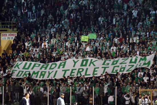Sivasspor, Ankaraspor ve Beşiktaş'ın ardından Türkiye Kupası'nda son yarı finalist Bursaspor'u yenen Fenerbahçe oldu