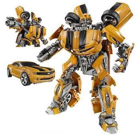 Transformers ---

1980’lerde çocuk olup da Transformer’lardan heyecanlanmamak mümkün değildi. Muhteşem yaratık şeklinde olan bu makine oyuncakları, yeniden düzenlendiğinde günlük otomobillerin şeklini alabiliyordu. Hasbro tarafından, Takara’daki Japon oyuncaklarından uyarlanarak yapılan Transformerlar 1984‘te Amerikan kıyılarına vurdu.