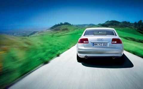 Org. Yaşar Büyükanıt’a Audi A8L marka bir otomobil alındı. Dünyada zırh gücü açısından bir numara olan otomobil çıplak 400 bin Euro fiyata sahip ve gümrük vergileriyle birlikte yaklaşık 1 Trilyon değerinde.