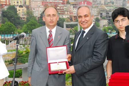 İstanbul Büyükşehir Belediyesi Kültür A.Ş.ye bağlı Türkiyenin tek minyatür müzesi Miniaturkte 2 Haziran Salı günü farklı bir heyecan yaşandı. Kabataş Lisesi de maketler arasına katıldı.