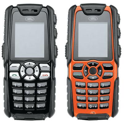 Bir firma dünyanın en sağlam cep telefonunu piyasaya sürdü. Telefon test için yüksek bir binanın tepesinden atıldı, filin altında ezildi, hatta fırında kızartıldı....