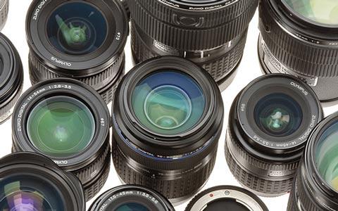 <b>FOTOGRAF MAKİNESİ LENSİ:</b> Çok pahalı bir parçadır. Zarar gören lens, fotoğraf kalitesini düşürür.