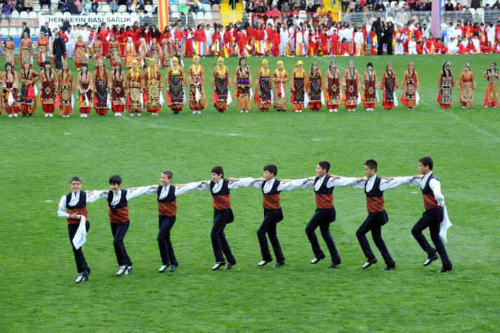 Sivas'da 23 Nisan Ulusal Egemenlik ve Çocuk Bayramı çeşitli etkinliklerle kutlandı.