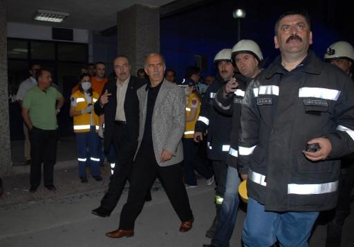 Bursa Yıldırım Merkez İlçesi'nde Şevket Yılmaz Devlet Hastanesinde yangın çıktı. 1'i çocuk 39 hastanın başka hastanelere sevk edildiği yangın sonucu 3'ü kadın 8 kişi hayatını kaybetti.