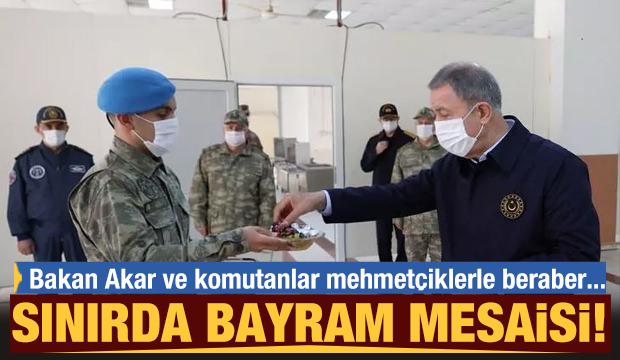 Milli Savunma Bakanı Hulusi Akar ve TSK'nın komuta kademesinden sınır hattında Ramazan Bayramı
