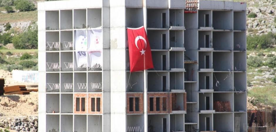 Depremzedelere hakaret ve küfür edenleri 'utandıracak' görüntü