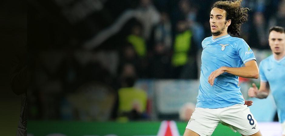 G.Saray taraftarı ıslıklamıştı! F.Bah&ccedil;e'den &uuml;nl&uuml; orta sahaya teklif