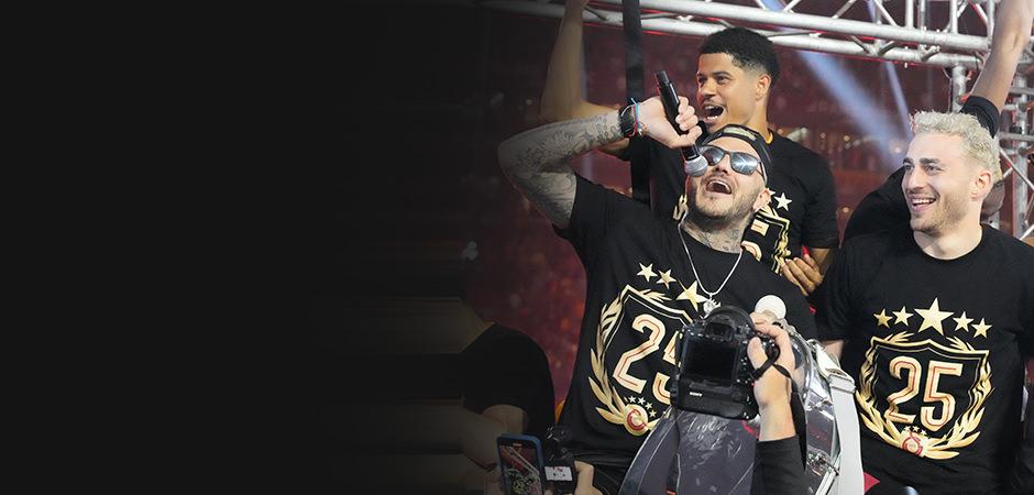 Icardi mikrofonu eline aldı! RAMS Park'ta taraftarı coşturdu