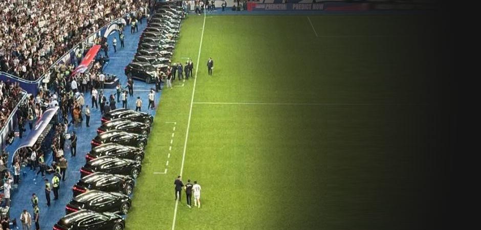 İlk kez Dünya Kupası'nı garantileyince tüm futbolculara araba hediye etti