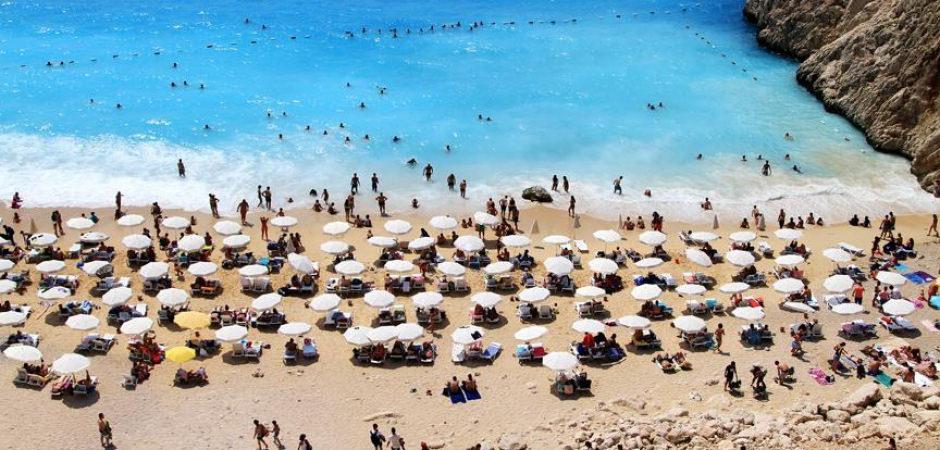 Türkiye'den turizm atağı! Bakan Ersoy: Gelir 50 milyar dolara yükseldi