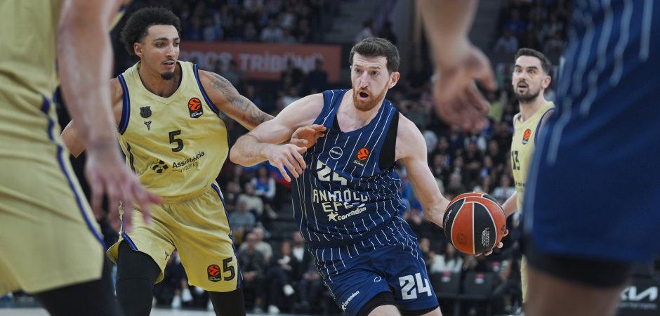 Anadolu Efes, Barcelona'yı 1 sayıyla yıktı