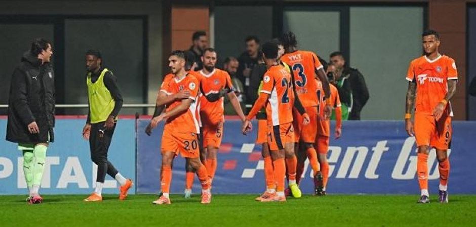 Semt derbisinde kazanan Başakşehir! 