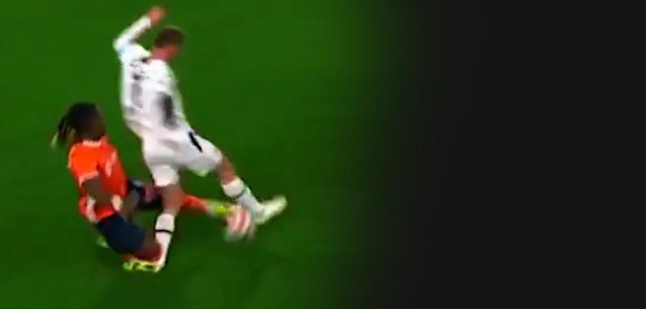 Visca maça devam edemedi! VAR'dan kırmızı kart çıktı