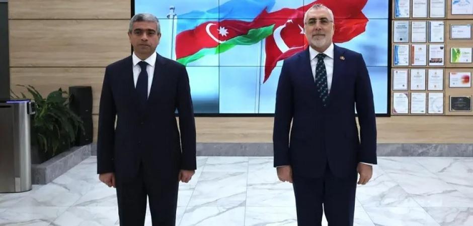 Bakan Işıkhan, Azerbaycanlı mevkidaşı Aliyev ile bir araya geldi