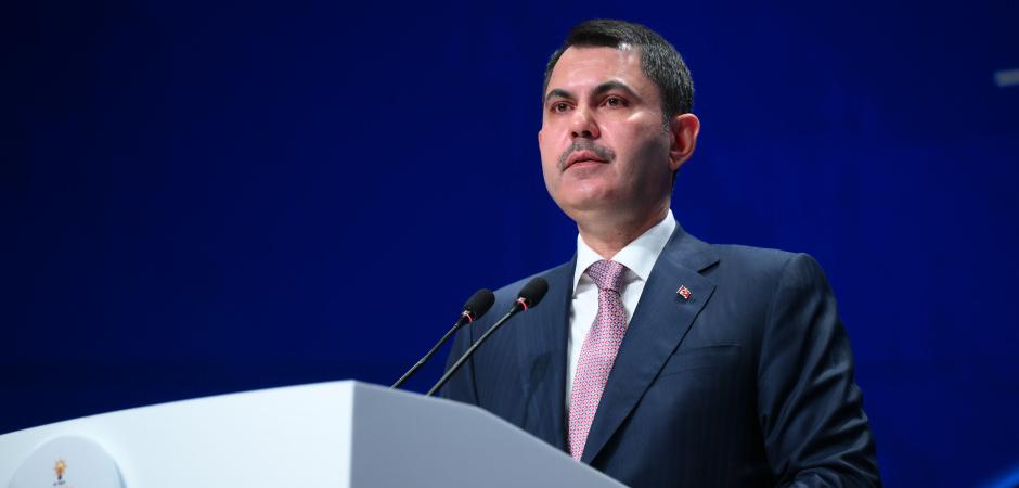 Bakan Kurum: Faiz olmadığını bal gibi biliyor