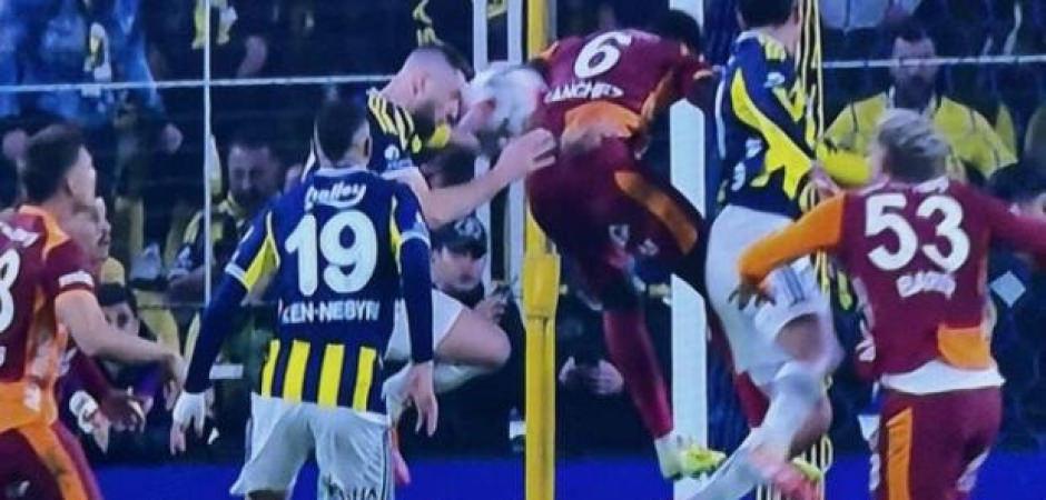 Kadıköy'de VAR devrede! Gol iptal edildi