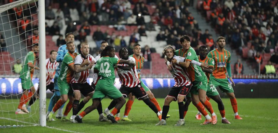 Samsunspor evinde 90+1'de yıkıldı! 