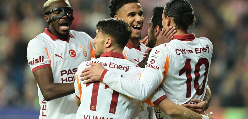 Aslan Antalyaspor'a patladı! 5 gollü maçta yıldızlar sahneye çıktı