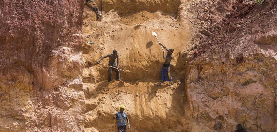 Temiz enerjinin anahtarı Afrika! Dünya devleri hazine için sıraya girdi