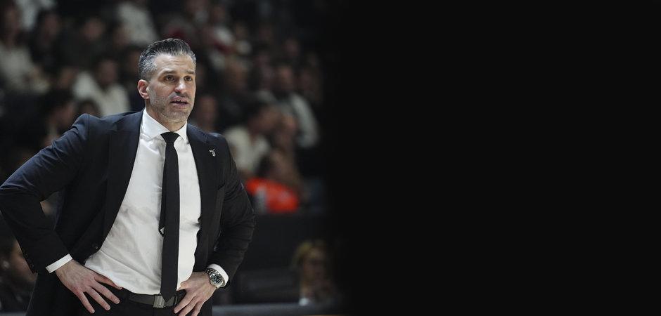 Beşiktaş'ın hocasından b&uuml;y&uuml;k başarı! Avrupa'da yılın ko&ccedil;u se&ccedil;ildi