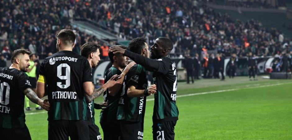 Kocaelispor evinde kazandı! Goller ilk yarıda geldi