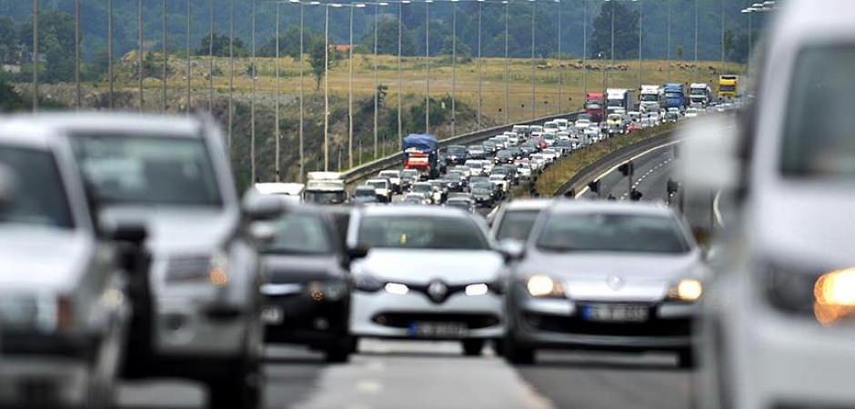 T&Uuml;İK toplam ara&ccedil; sayısını a&ccedil;ıkladı: 33 milyonu aştı!