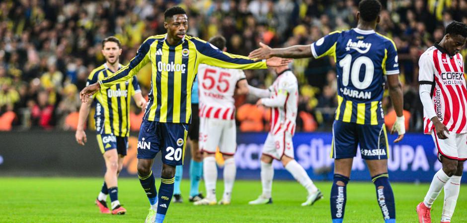 Samsunspor'u Musaba yıktı! Fenerbah&ccedil;e finalde Galatasaray'ın rakibi oldu