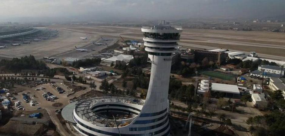 Esenboğa Havalimanı'nın 3'&uuml;nc&uuml; pisti ve yeni kulesi yarın hizmete a&ccedil;ılacak