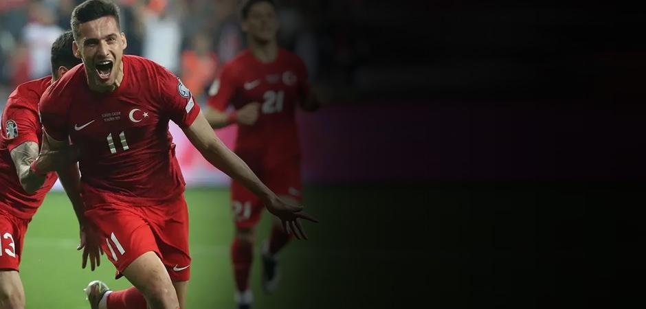 Beşiktaş ve Fenerbah&ccedil;e'nin eski golc&uuml;s&uuml; resmen Trabzonspor'da