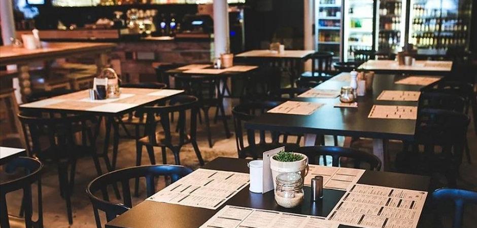Restoran ve kafelerde yeni d&ouml;nem! Resmen yasaklandı: Resmi Gazete'de yayımlandı