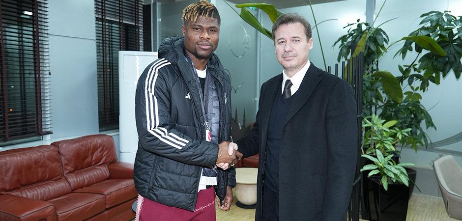 Beşiktaş'ta stoper bilmecesi son buldu! Emmanuel Agbadou, imzaya geldi