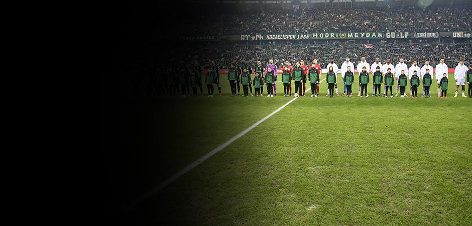 Kocaelispor, Beşiktaş ma&ccedil;ının ardından &uuml;z&uuml;c&uuml; haberi duyurdu! "Hayatını kaybetti"