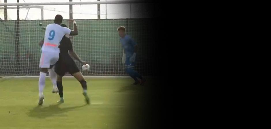 'Jhon Duran futbolu kafada bitirmiş': İlk ma&ccedil;ında rakiple yumruklaştı