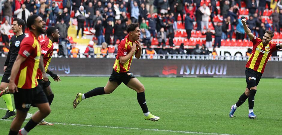 Kayserispor, 6 puanlık ma&ccedil;ta 89'da g&uuml;ld&uuml;! 8 ma&ccedil;lık seri bitti