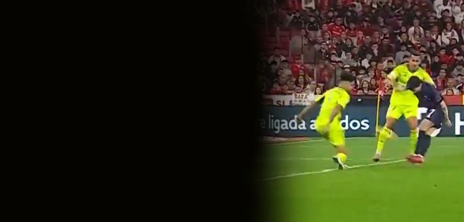 Rafa Silva siftahı 'Rabona' vuruşuyla yaptı! Muhteşem gol d&uuml;nyada g&uuml;ndem oldu
