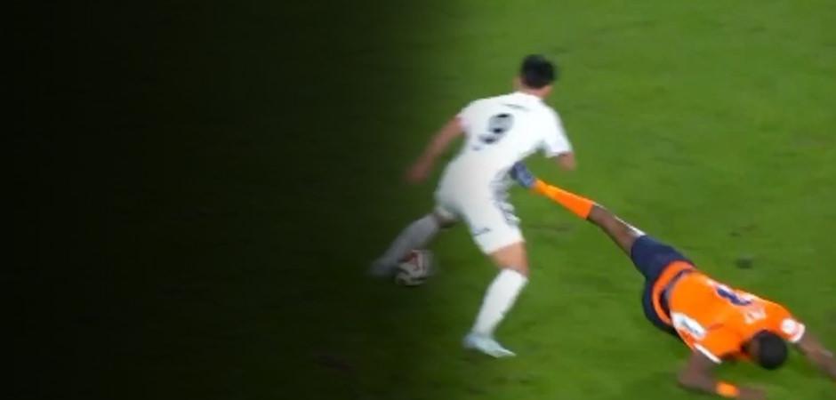 &Uuml;st&uuml;nden g&uuml;nler ge&ccedil;se de hala g&uuml;ndemde! Opoku'dan Oh'a sportmenlik dışı hareket