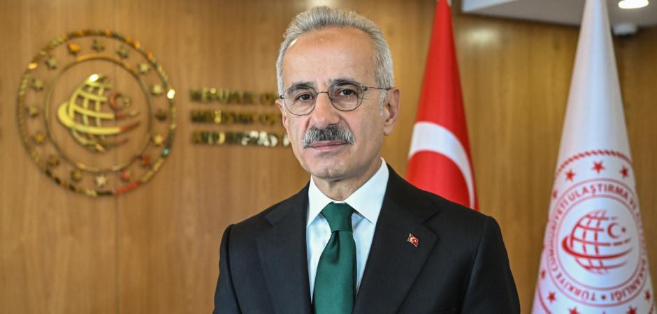 Bakan Uraoğlu a&ccedil;ıkladı: T&uuml;rk gemisi H&uuml;rm&uuml;z'den ge&ccedil;ti