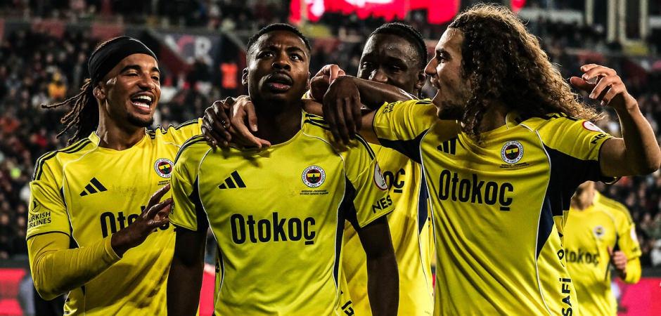Gol olup yağdılar! Fenerbah&ccedil;e, T&uuml;rkiye Kupası'nda &ccedil;eyrek finale y&uuml;kseldi