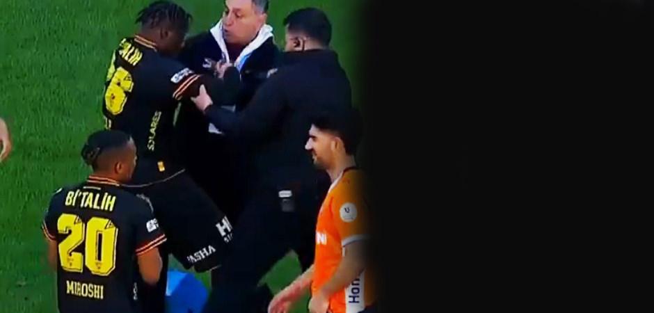 S&uuml;per Lig'de korku dolu anlar! Yıldız isim yere yığıldı, ambulansla hastaneye kaldırıldı