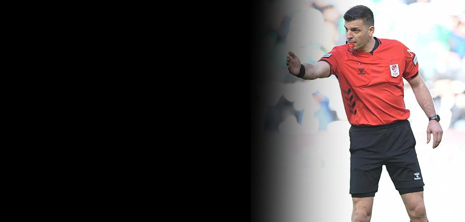 Kararlarıyla tepki &ccedil;eken hakeme b&uuml;y&uuml;k şok: Hocam kul hakkı var...