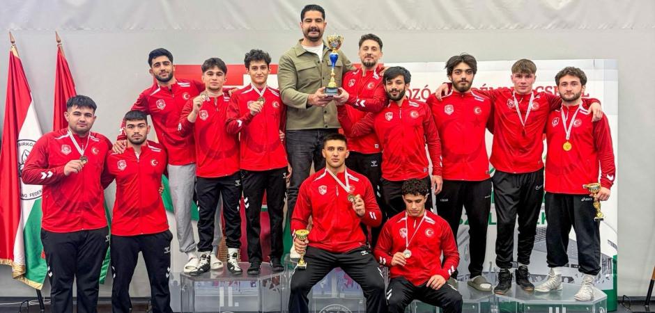 Bayrağımız zirvede! Milli Takım şampiyon oldu