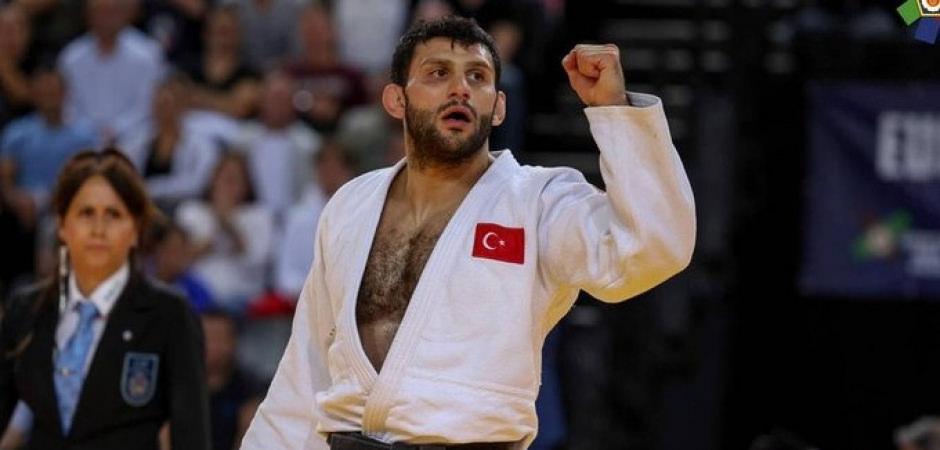 Milli sporcudan Tiflis'te altın madalya