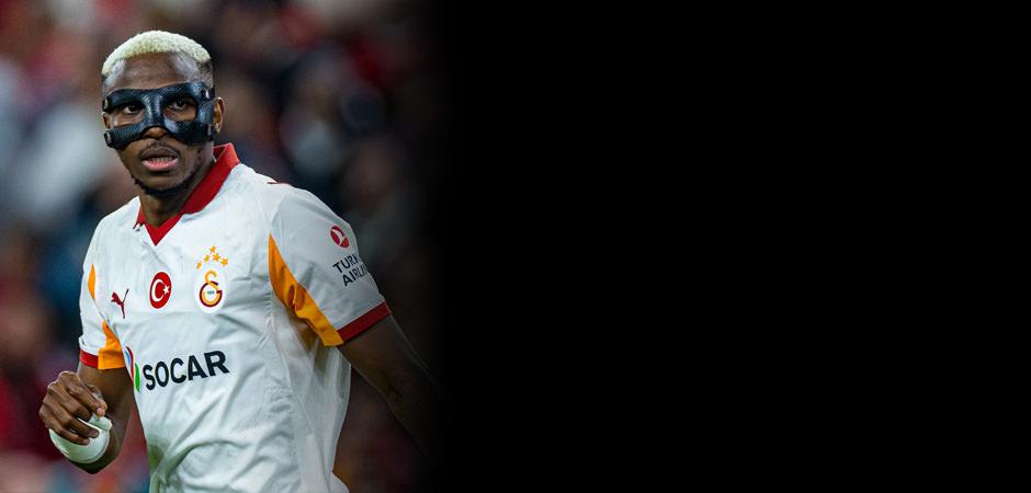 Y&uuml;rekler ağza geldi! Kırık kolunu &ccedil;ektiler: Taraftarlar ayağa kalktı