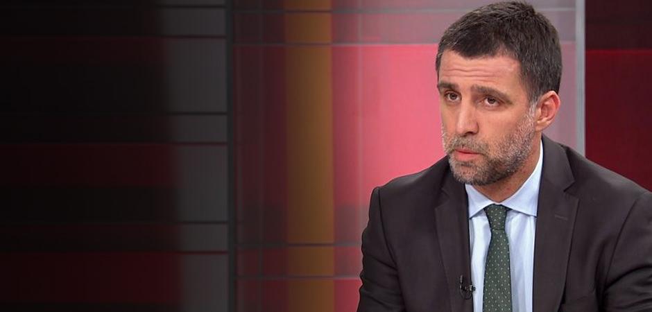 Vatansız Hakan Ş&uuml;k&uuml;r, Kosova&rsquo;ya yanladı! &ldquo;T&uuml;rkiye'nin işi &ccedil;ok zor olacak&rdquo;